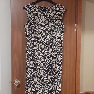 Dress beige/black (only used once)